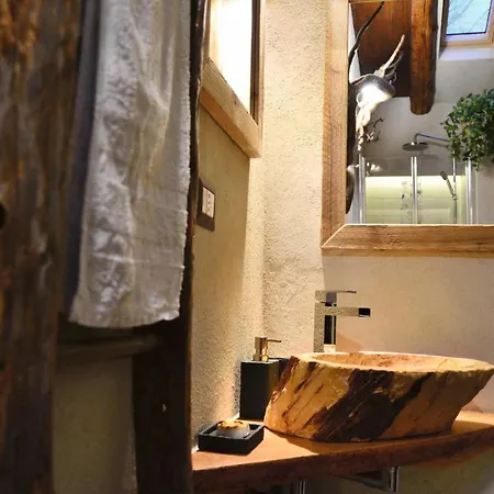 度假居 Casetta Nel Bosco Naturas Con Piscina Climatizzata Privata E Gratuita Rossana